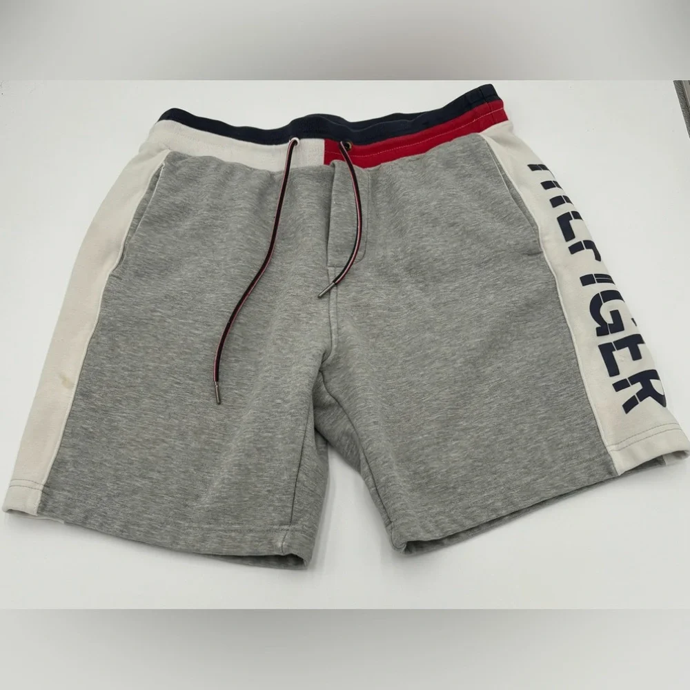 Tommy Hilfiger Sweat Shorts Gray Elastic Waist SZ Med - Picture 1 of 8